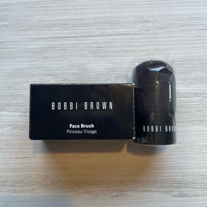 Bobbi Brown travel blush brush